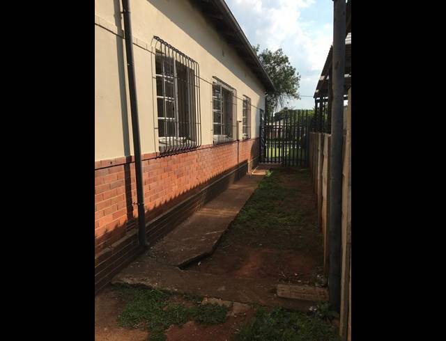 3 BEDROOM HOUSE FOR SALE IN BRENTHURST
